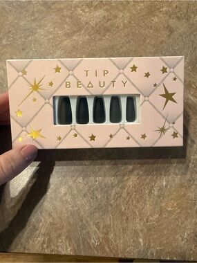 Tip Beauty Matte Black Press-On Nails - Classic Black Set Coffin